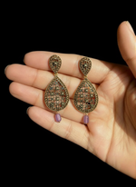 Load image into Gallery viewer, Antique Lavender Teardrop Earrings