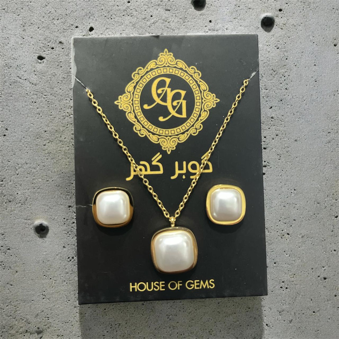 Golden Pearl Square Pendant Set